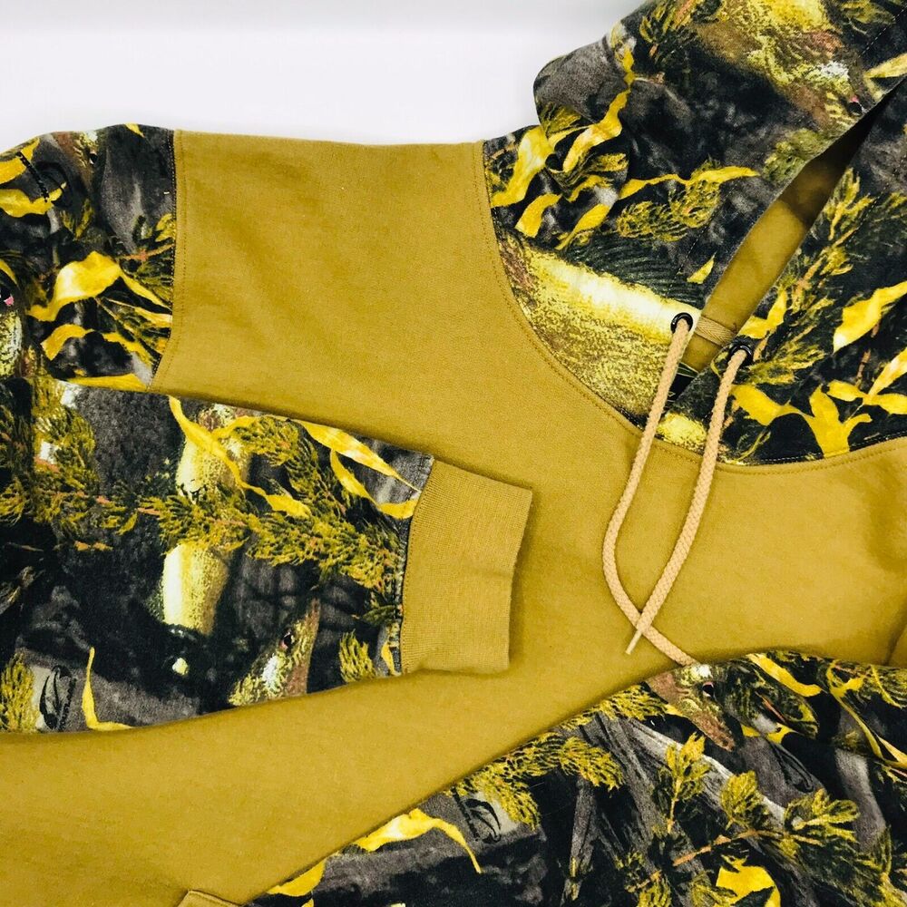 FISHOUFLAGE Hoodie Mens Large Tan Beige Camo Bass All Over
